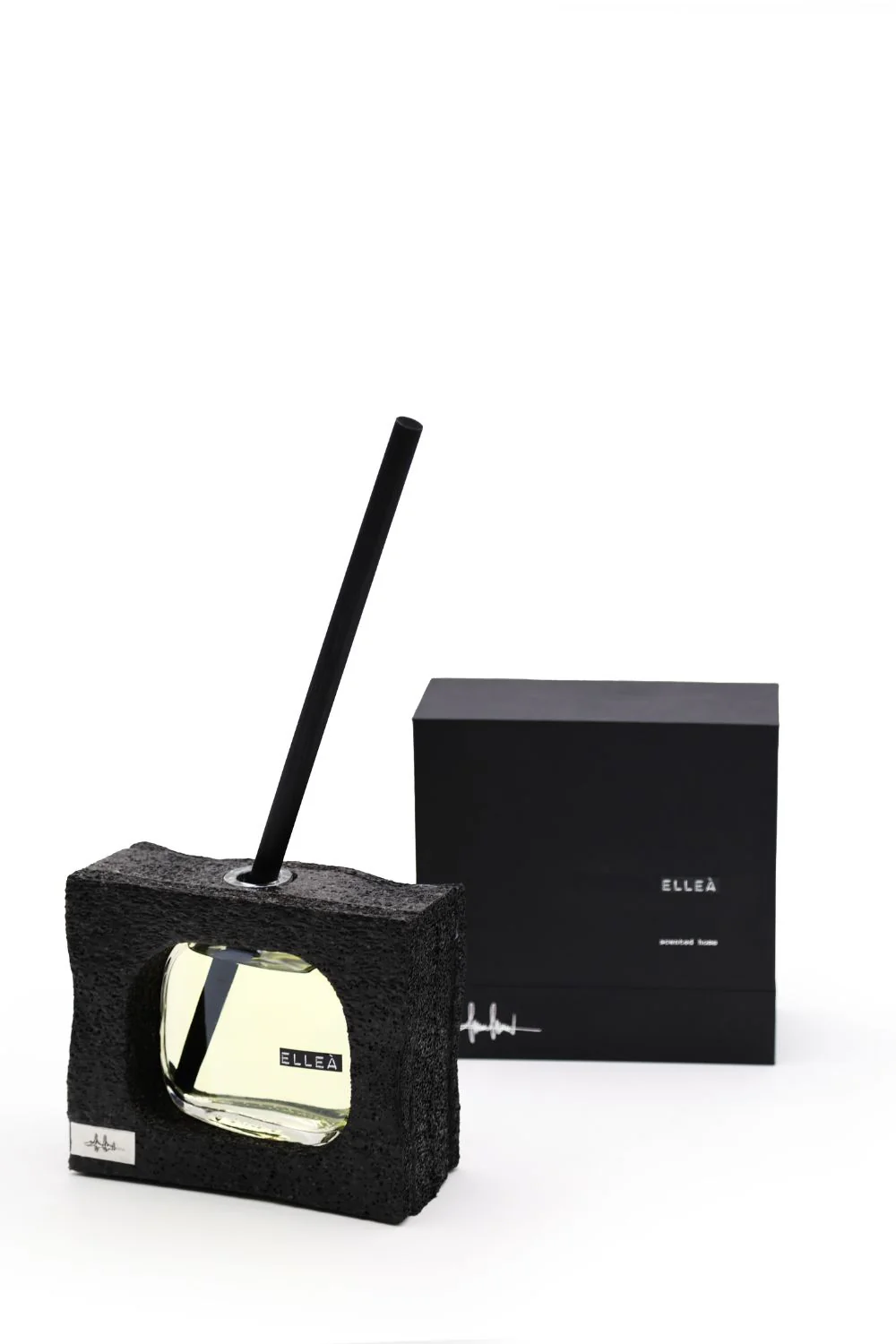 elleà - Image 7